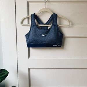 Nike Pro medium support sports bra